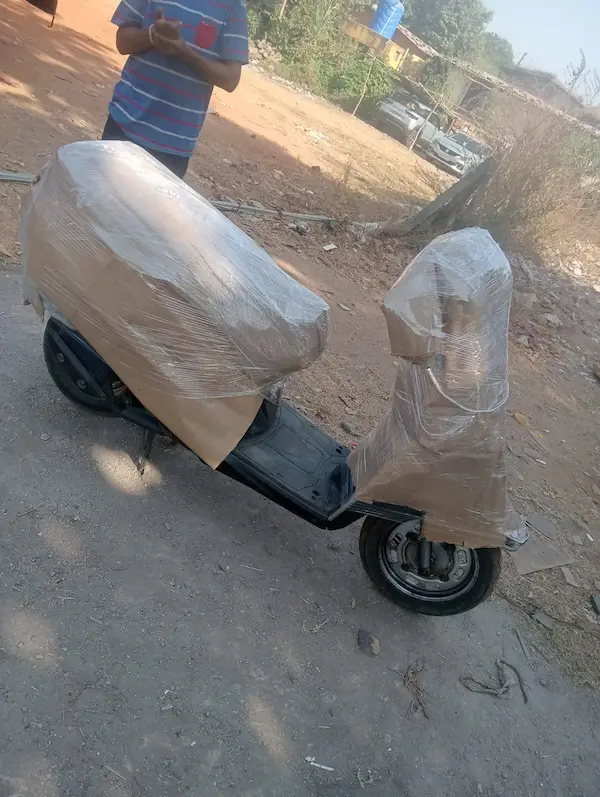 Two wheeler transport service in Chandkheda Ahmedabad